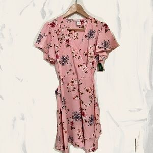 🔅BNWT pastel pink flower wrap dress S
